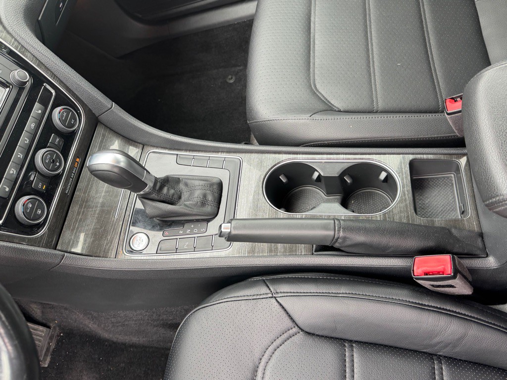 2018 Volkswagen Passat Image 12