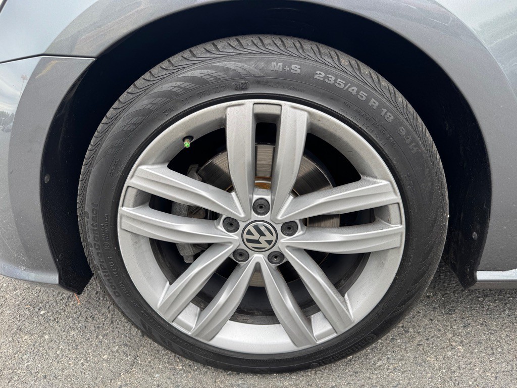 2018 Volkswagen Passat Image 24