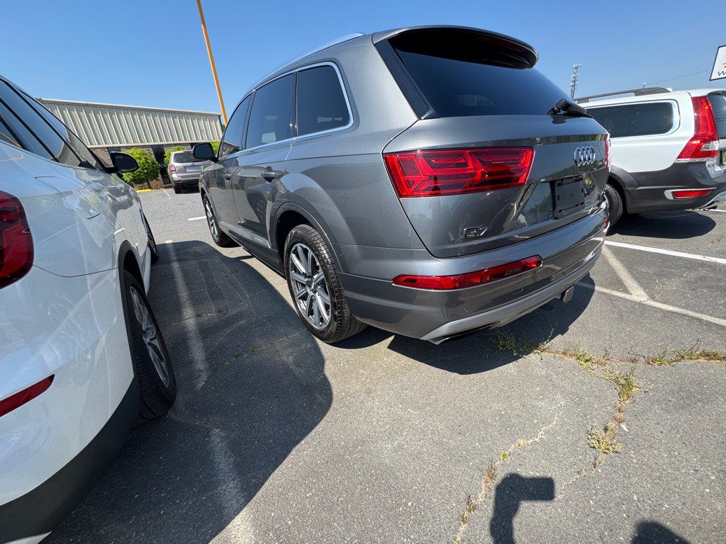 2017 Audi Q7 Image 8
