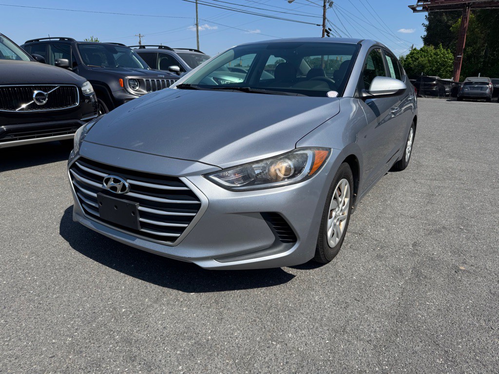 2017 Hyundai Elantra Image 1