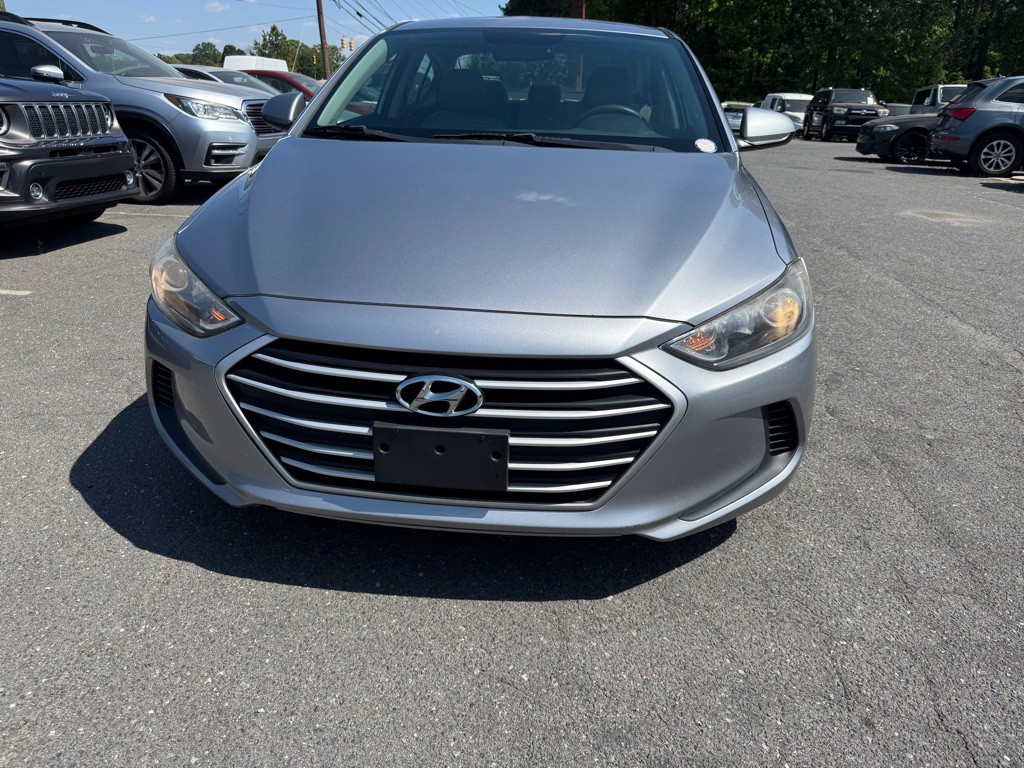 2017 Hyundai Elantra Image 2