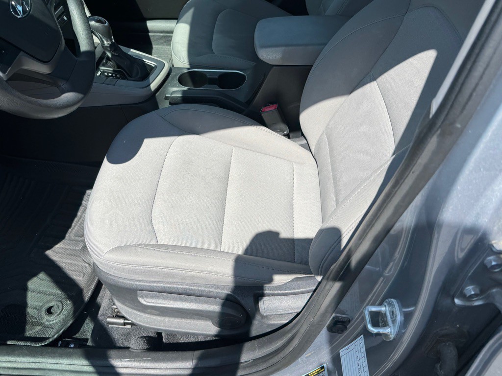 2017 Hyundai Elantra Image 9