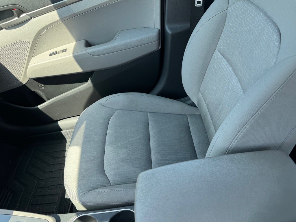 2017 Hyundai Elantra Image 10