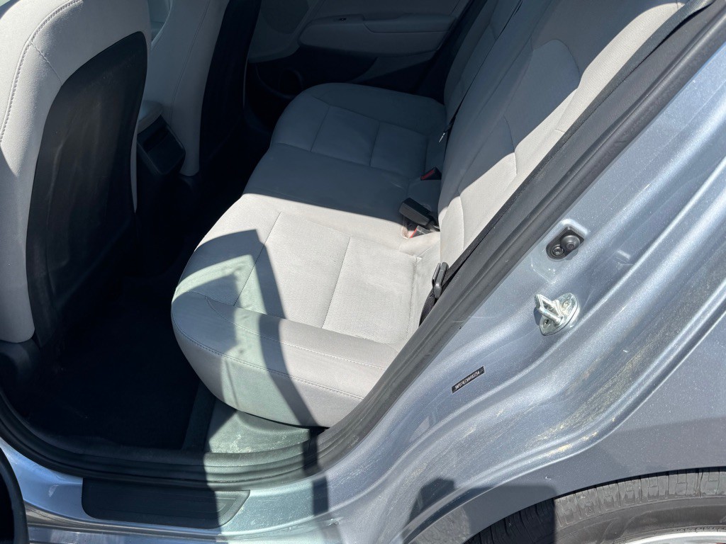2017 Hyundai Elantra Image 11