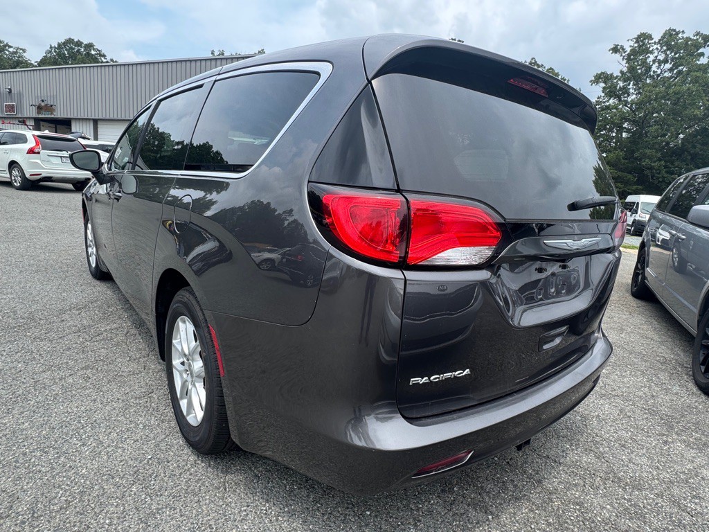 2017 Chrysler Pacifica Image 7