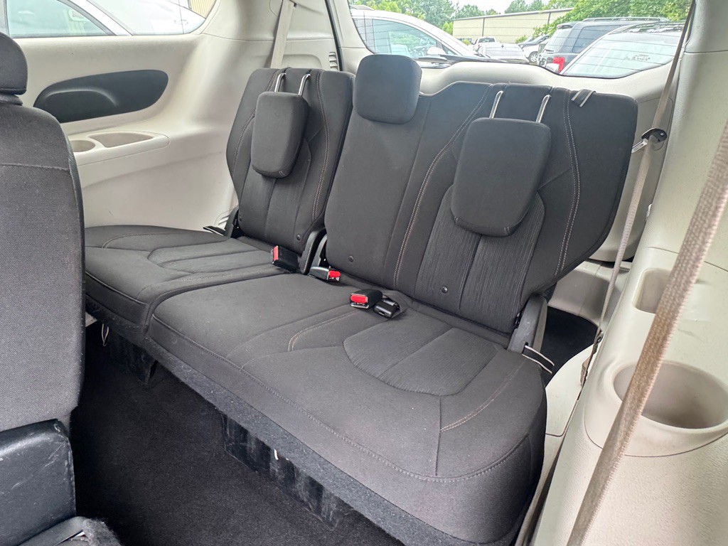 2017 Chrysler Pacifica Image 14