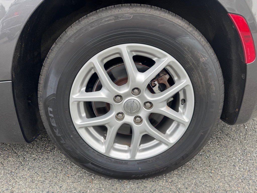 2017 Chrysler Pacifica Image 18