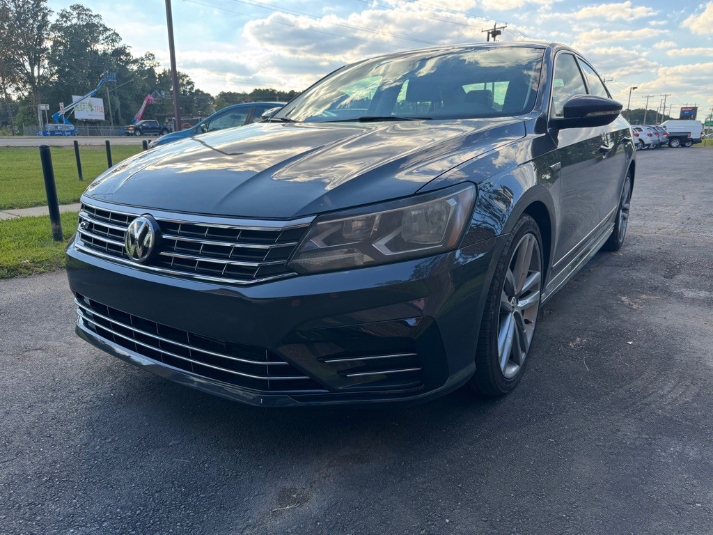 2017 Volkswagen Passat Image 2