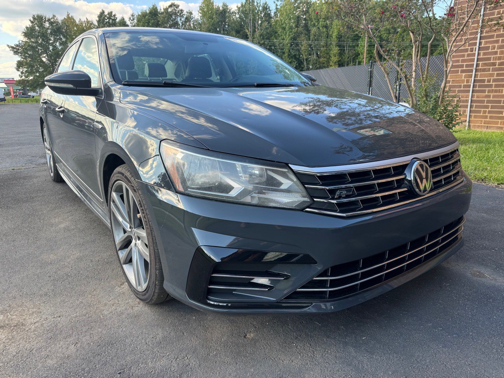 2017 Volkswagen Passat Image 4
