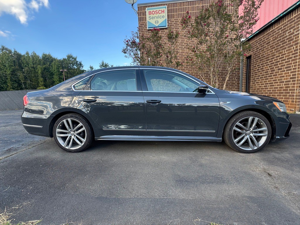 2017 Volkswagen Passat Image 5