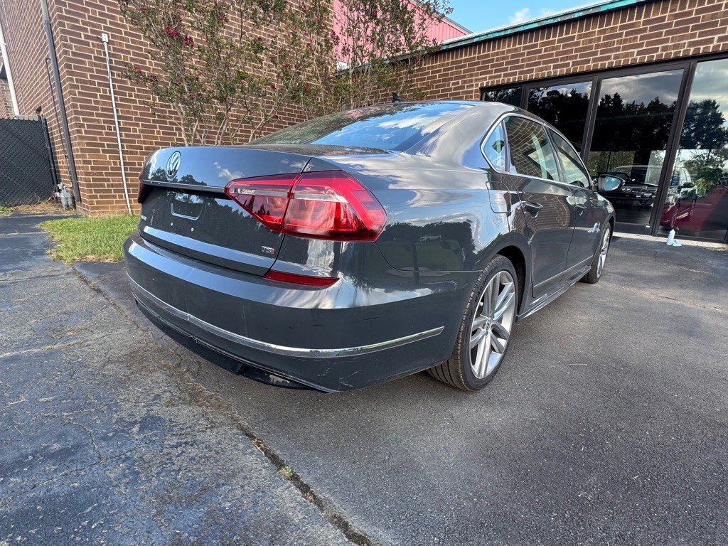 2017 Volkswagen Passat Image 6