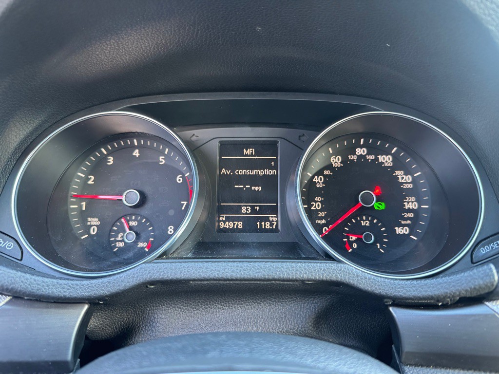 2017 Volkswagen Passat Image 12
