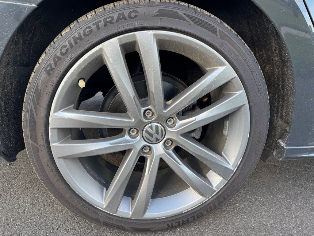 2017 Volkswagen Passat Image 21