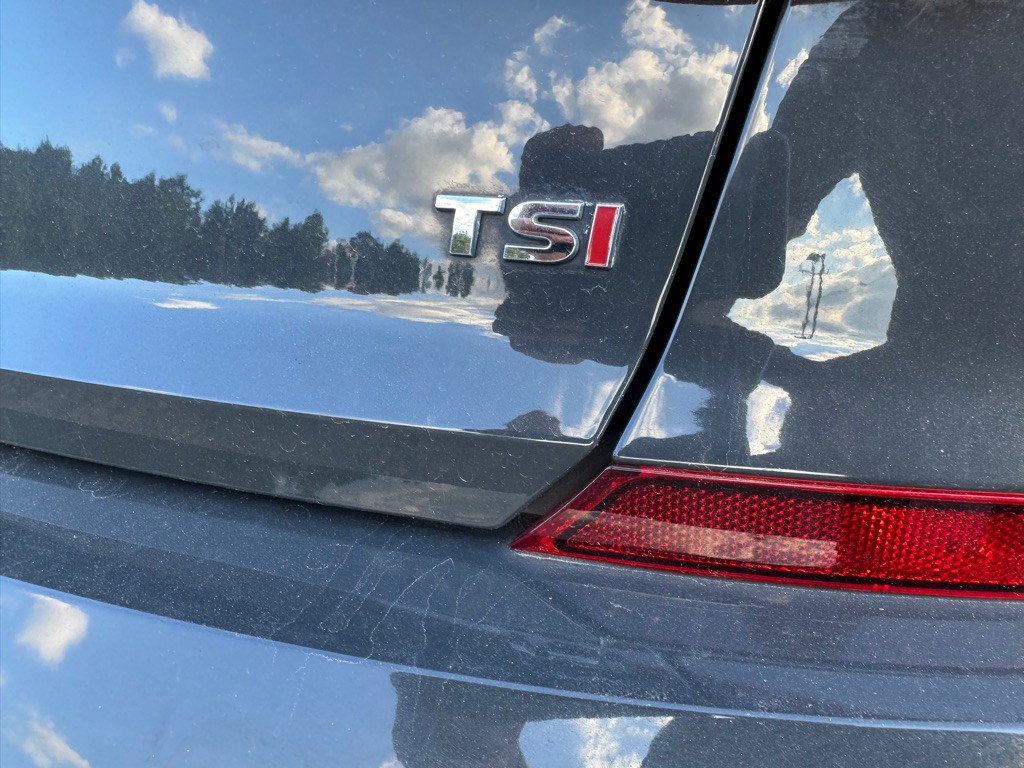 2017 Volkswagen Passat Image 23