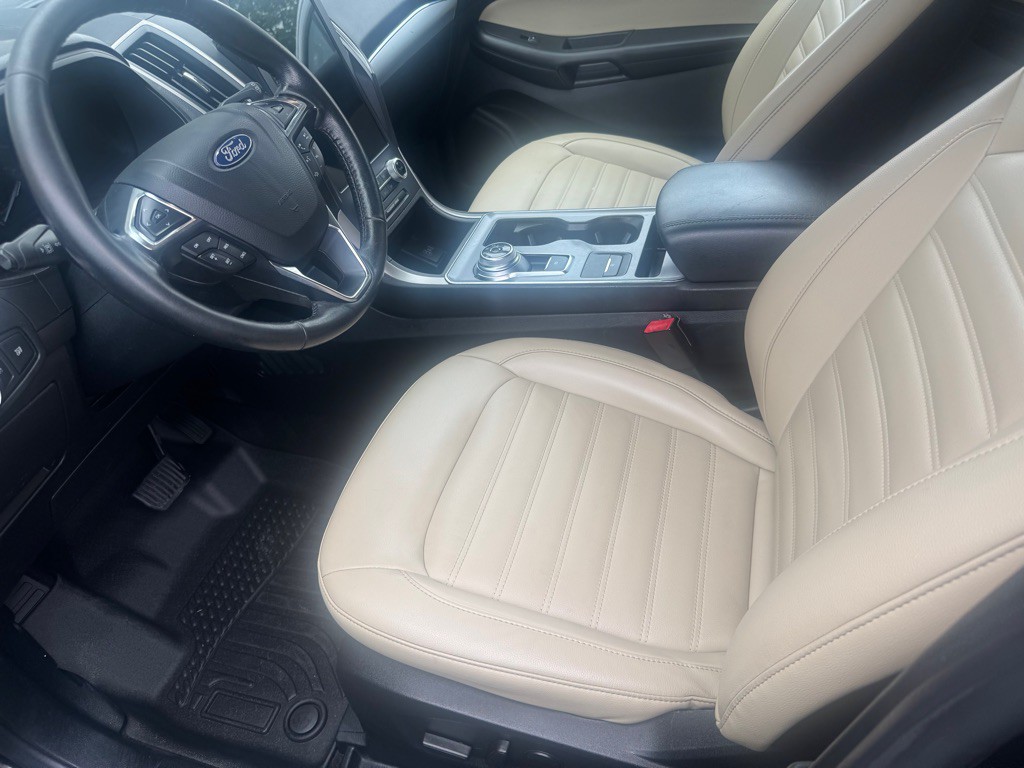 2022 Ford Edge Image 12