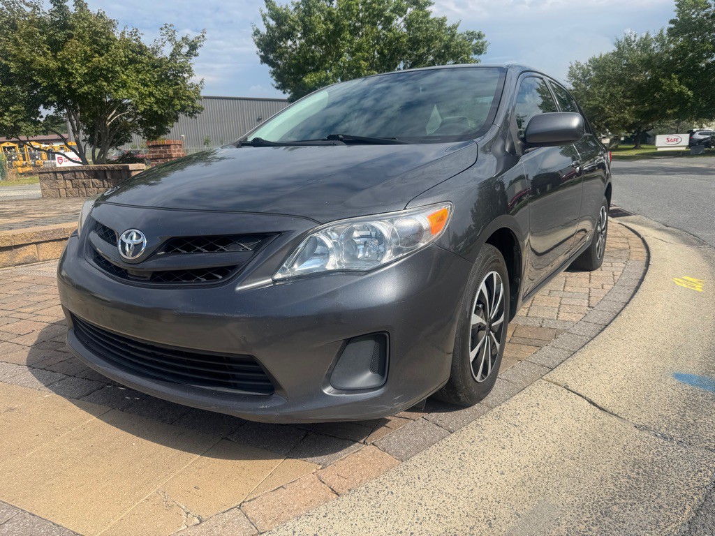 2013 Toyota Corolla Image 1