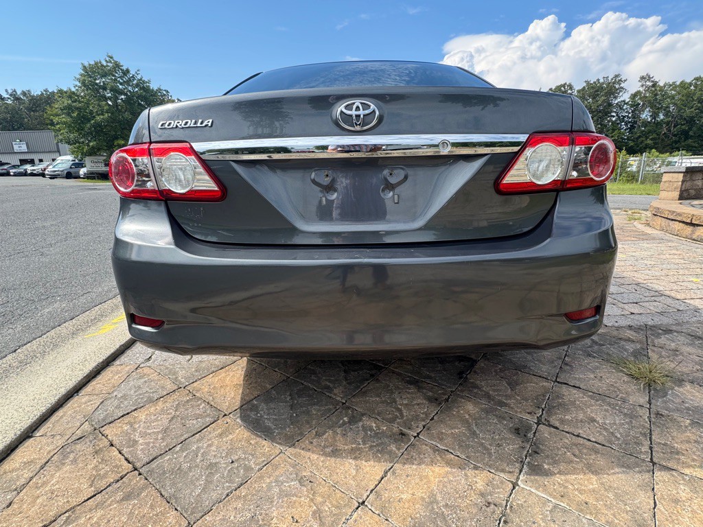 2013 Toyota Corolla Image 6
