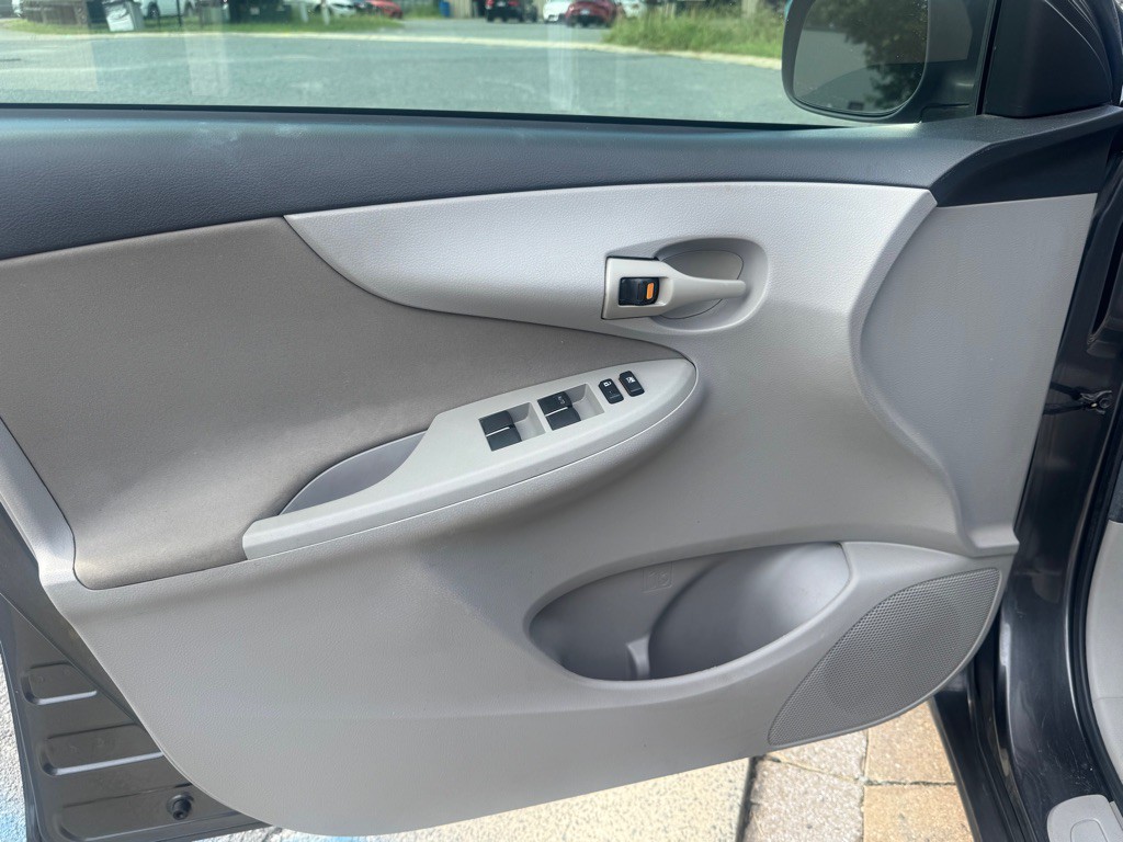 2013 Toyota Corolla Image 9