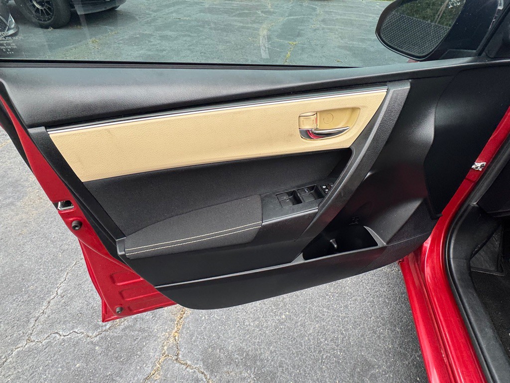 2017 Toyota Corolla Image 10