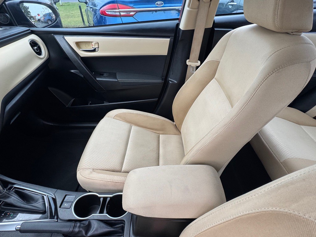 2017 Toyota Corolla Image 11
