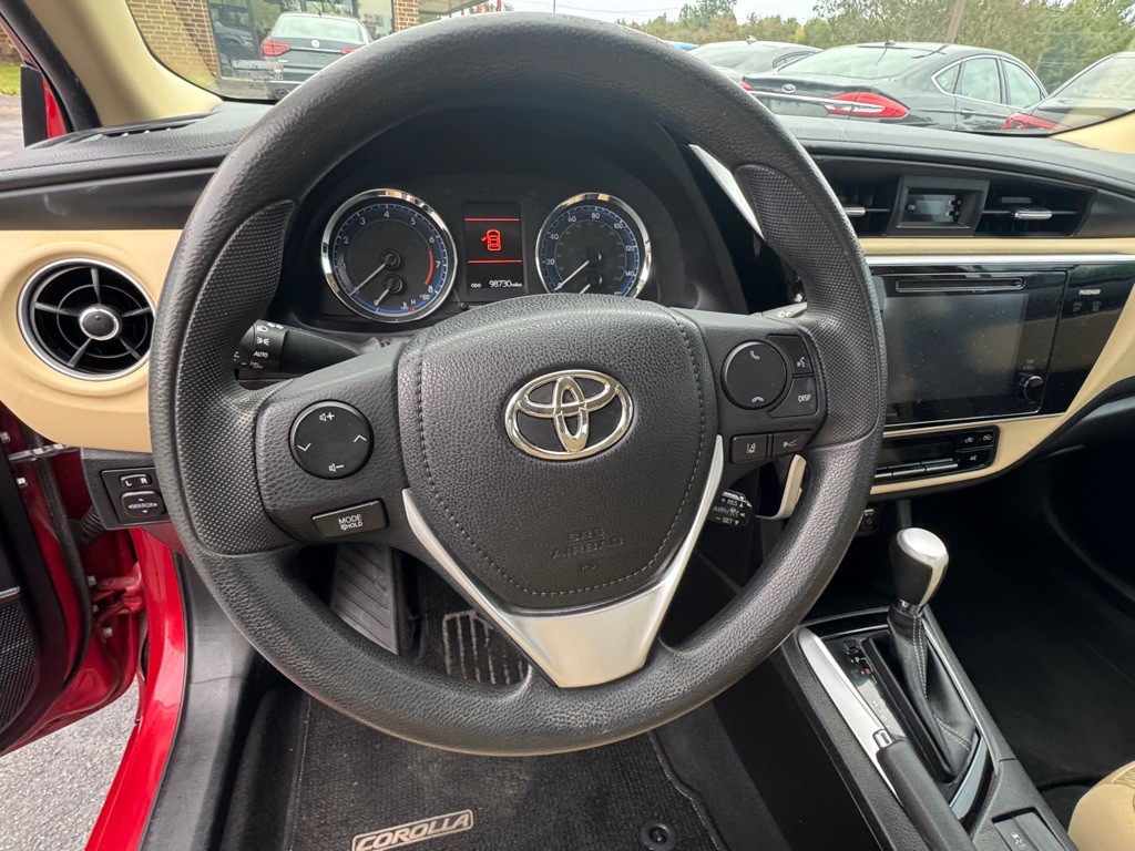 2017 Toyota Corolla Image 13