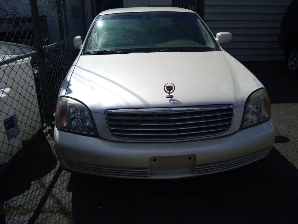 2002 Cadillac DeVille Image 3