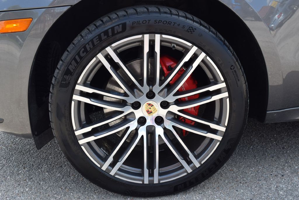2015 Porsche Macan Image 11