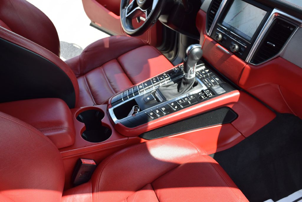 2015 Porsche Macan Image 29