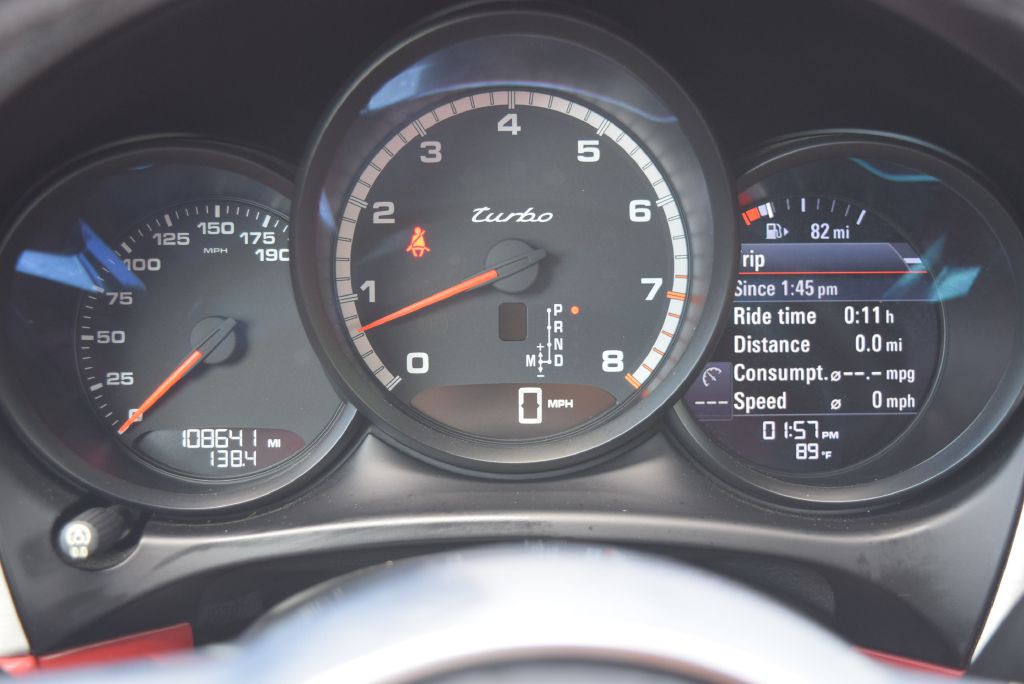 2015 Porsche Macan Image 38