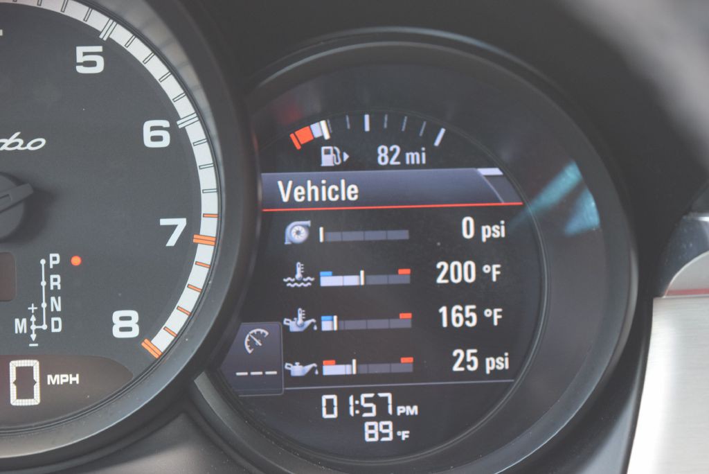2015 Porsche Macan Image 41