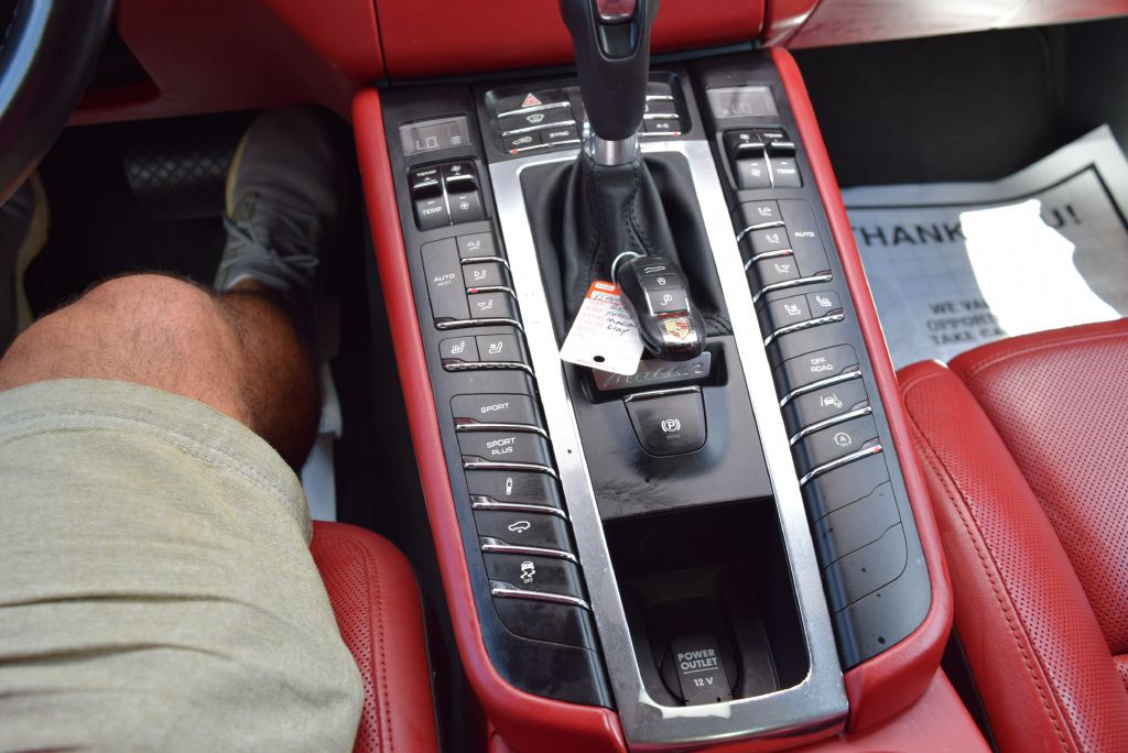 2015 Porsche Macan Image 44