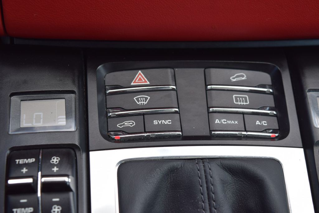 2015 Porsche Macan Image 49