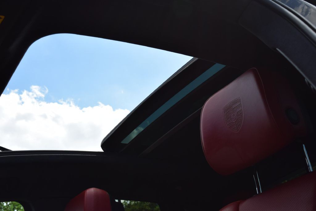 2015 Porsche Macan Image 52