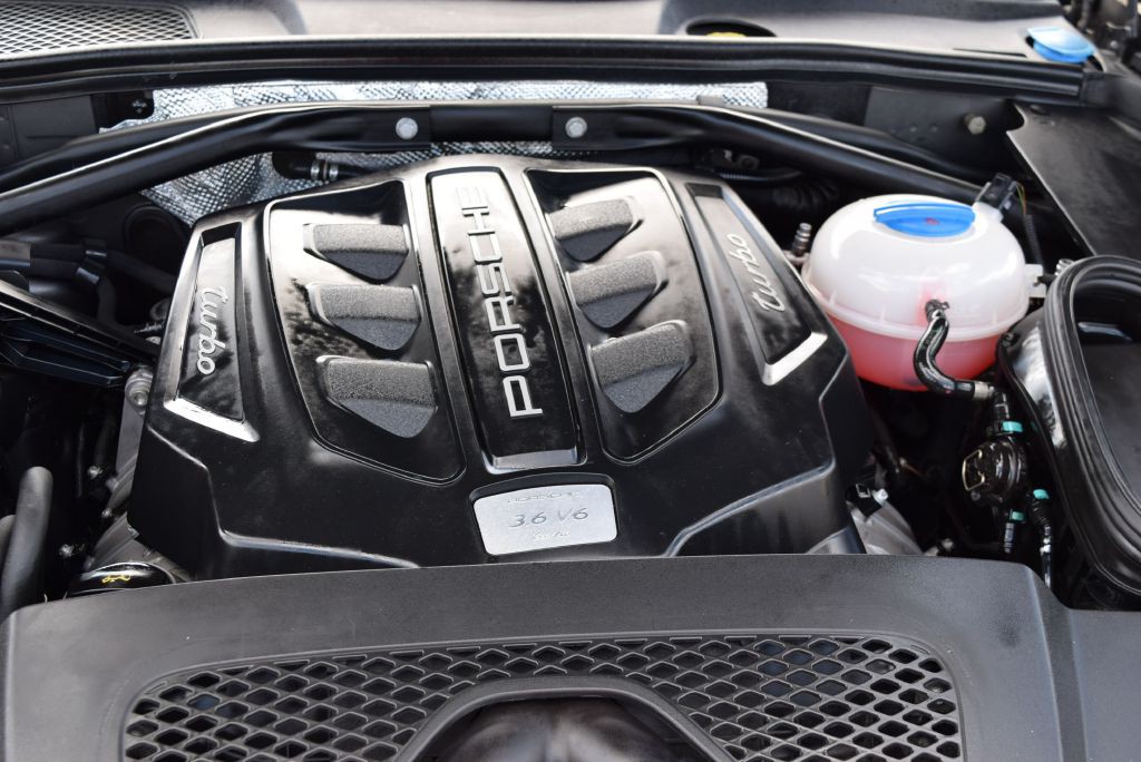 2015 Porsche Macan Image 56