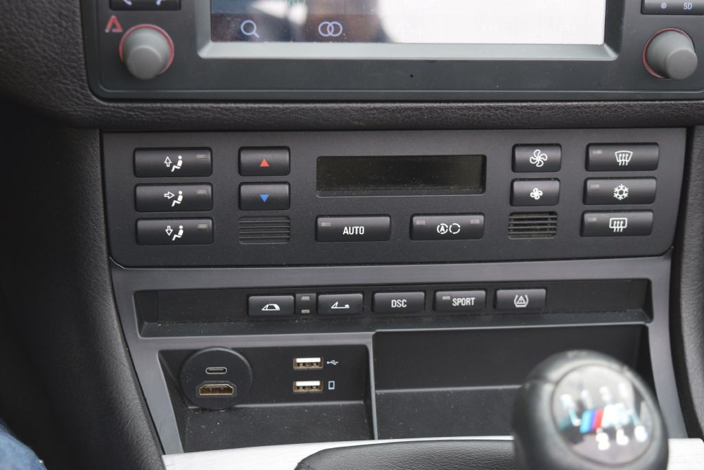 2005 BMW M3 Image 26