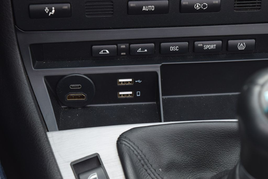 2005 BMW M3 Image 31