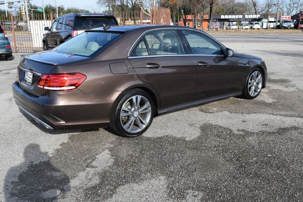 2014 Mercedes-Benz E-Class Image 3