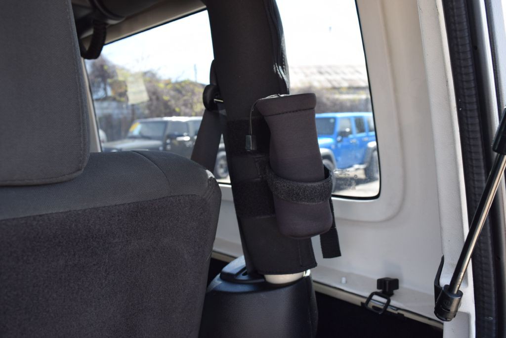 2012 Jeep Wrangler Image 22