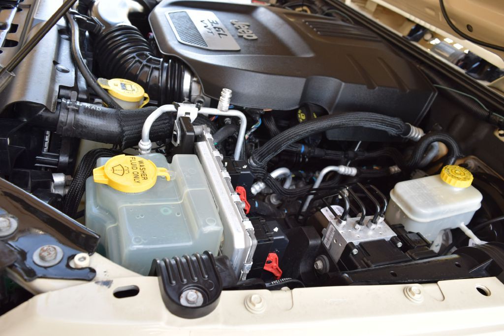 2012 Jeep Wrangler Image 36