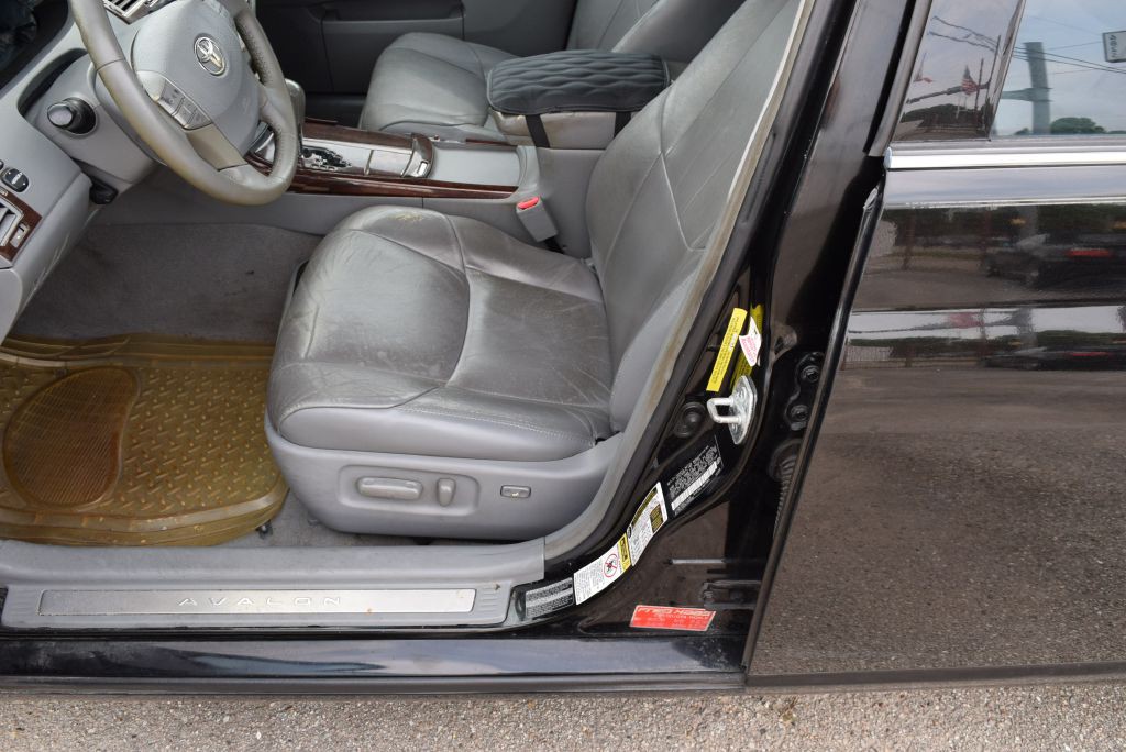 2009 Toyota Avalon Image 10