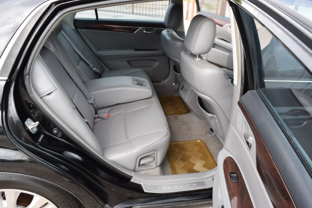 2009 Toyota Avalon Image 13