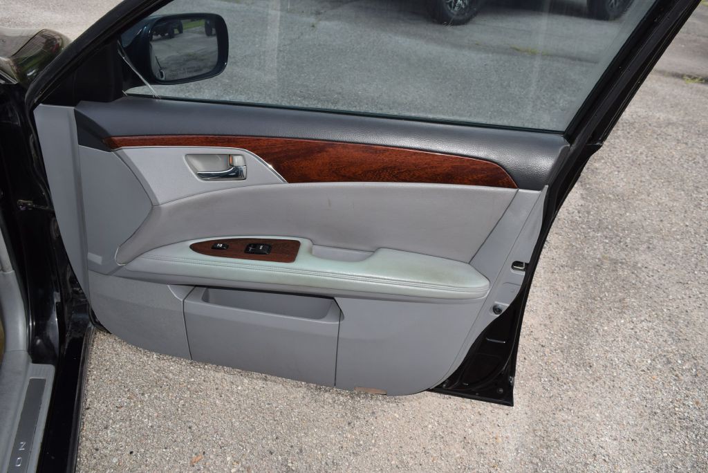 2009 Toyota Avalon Image 16