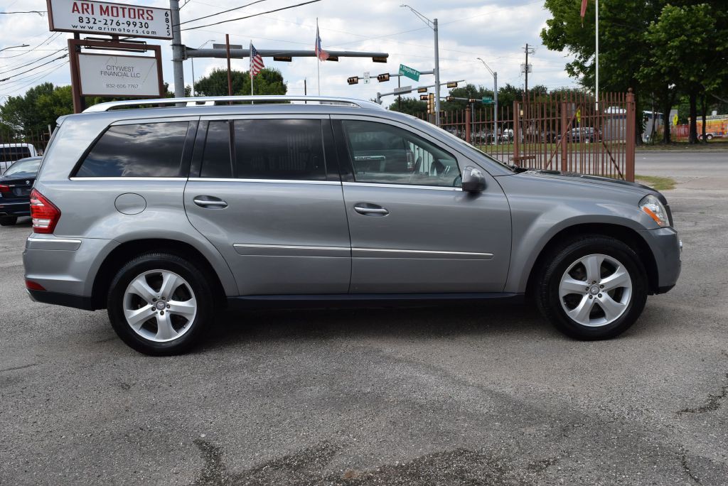 2010 Mercedes-Benz GL-Class Image 2