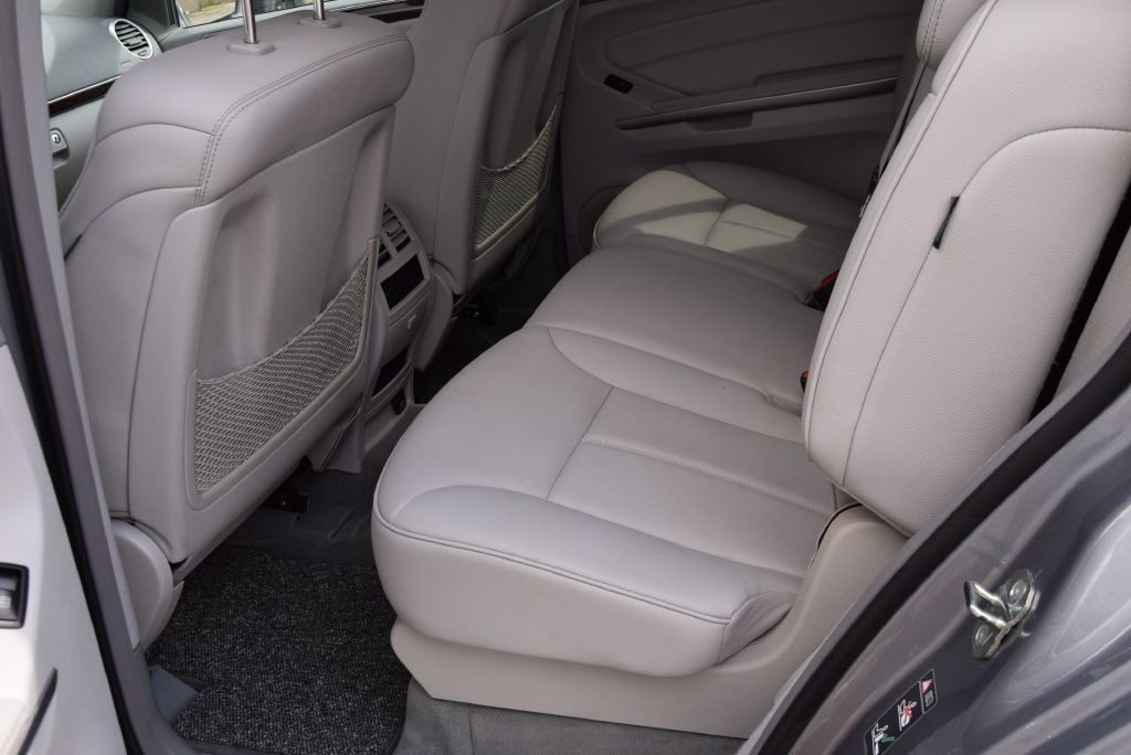 2010 Mercedes-Benz GL-Class Image 16