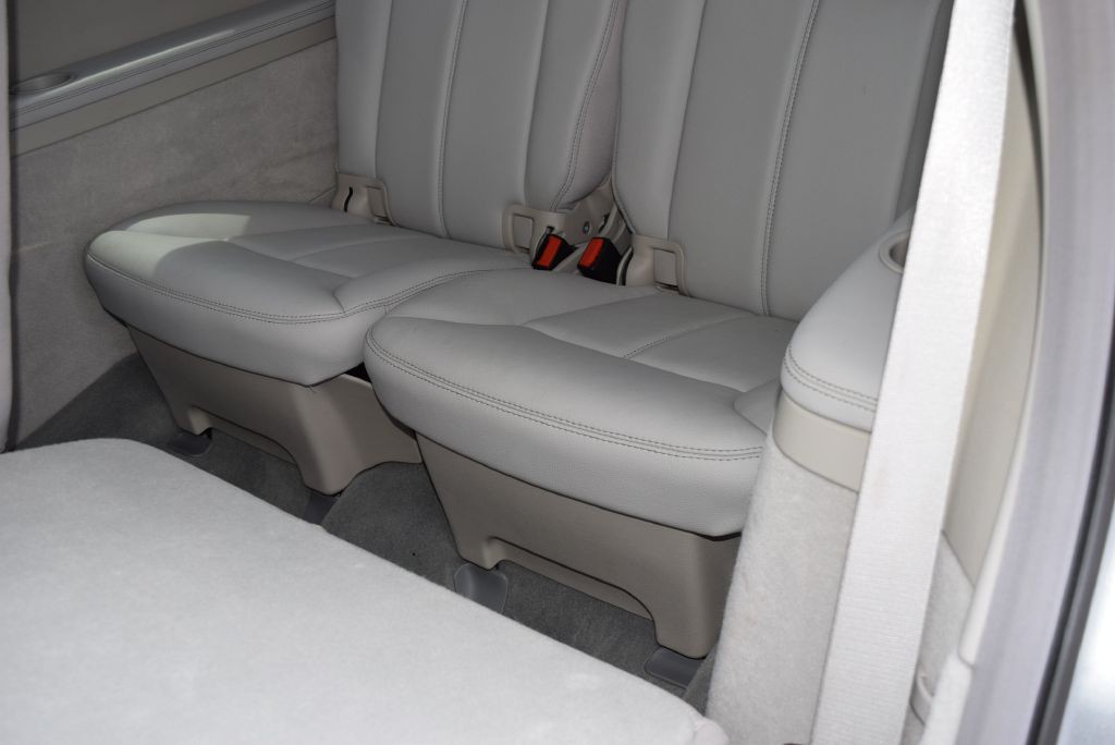 2010 Mercedes-Benz GL-Class Image 17