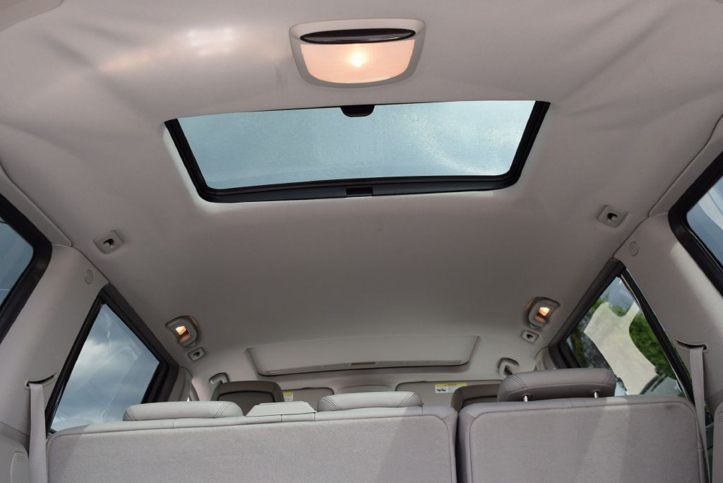 2010 Mercedes-Benz GL-Class Image 21
