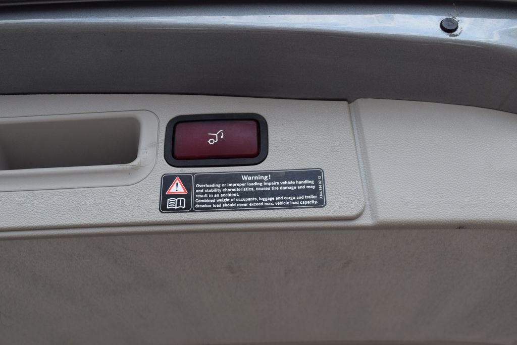 2010 Mercedes-Benz GL-Class Image 24