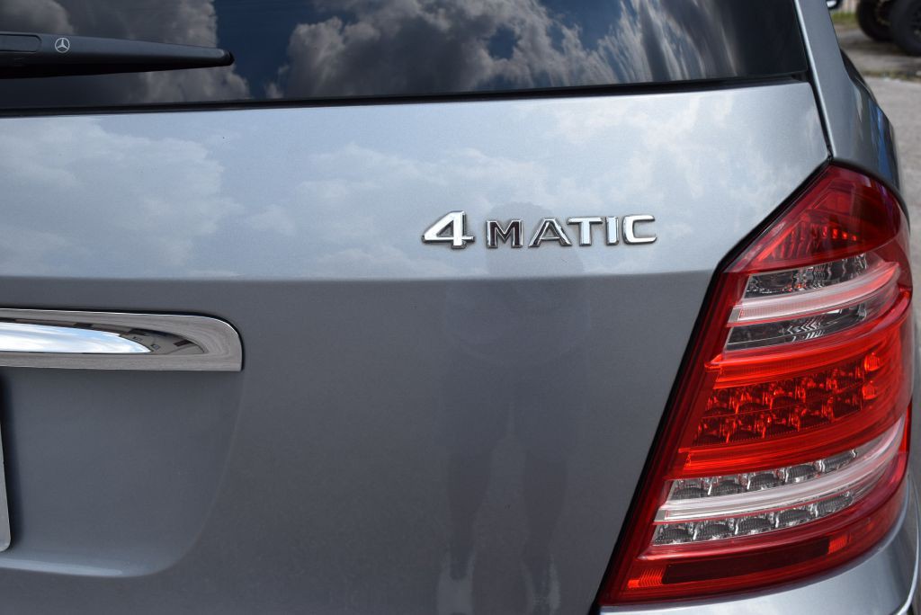 2010 Mercedes-Benz GL-Class Image 25