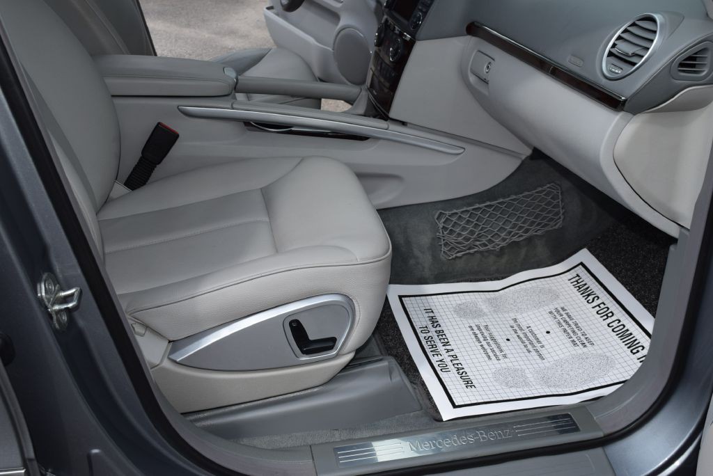 2010 Mercedes-Benz GL-Class Image 27