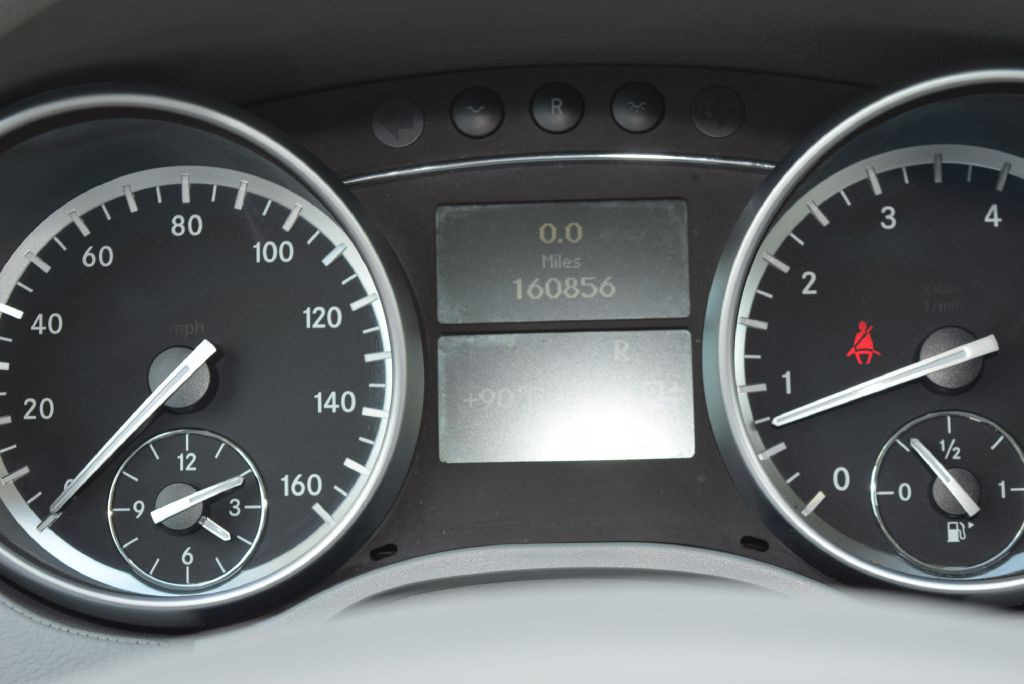 2010 Mercedes-Benz GL-Class Image 31